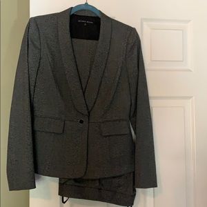 Business pant suit